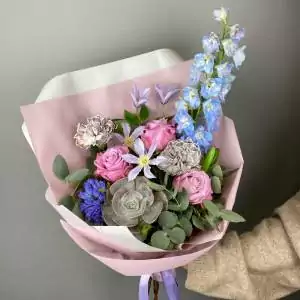 Букет с гиацинтами "Сказка"