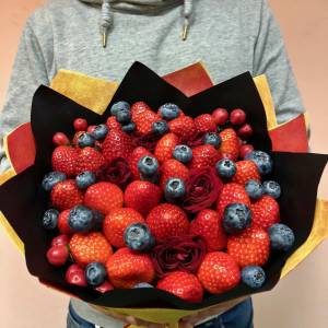 Клубника Голубика Розы