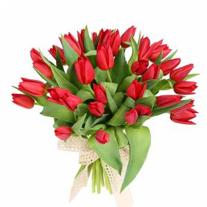 Букет из 35 красных тюльпанов "Пламя любви"