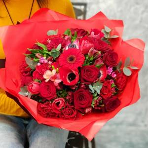 Букет с анемонами "Несгораемая страсть"