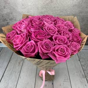 Розовый букет из 31 роз