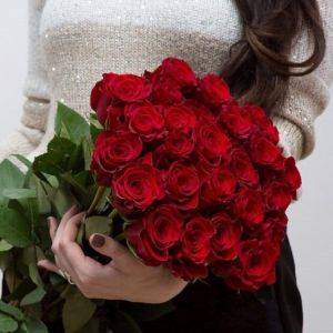 Букет из 31 красной розы