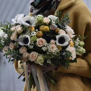 Букет с анемонами "Лунная ночь"