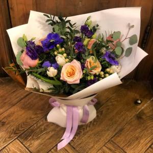 Букет с анемонами "Прекрасная незнакомка"