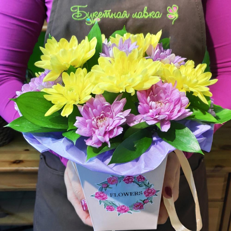 Цветочная композиция в коробке Цветочная композиция в коробке