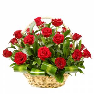 Корзина их 25 красных роз "Выбор королевы"