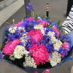 Букет с астрами "Чудо"