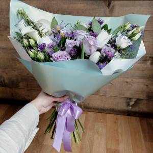 Букет с астрами "Афина"