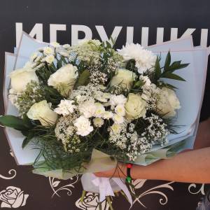 Букет из роз и хризантем "Нежность"