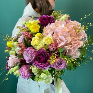 Букет с нарциссами "Beautiful Day"